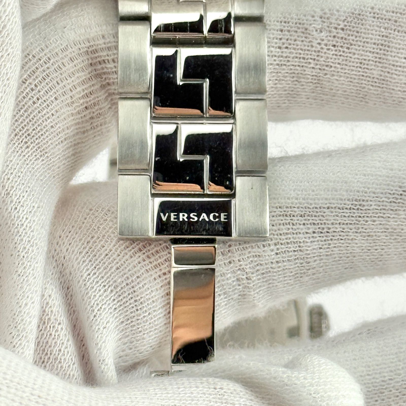 美品】ヴェルサーチ ヘレニウム メデューサ 新品電池 メンズ 腕時計  