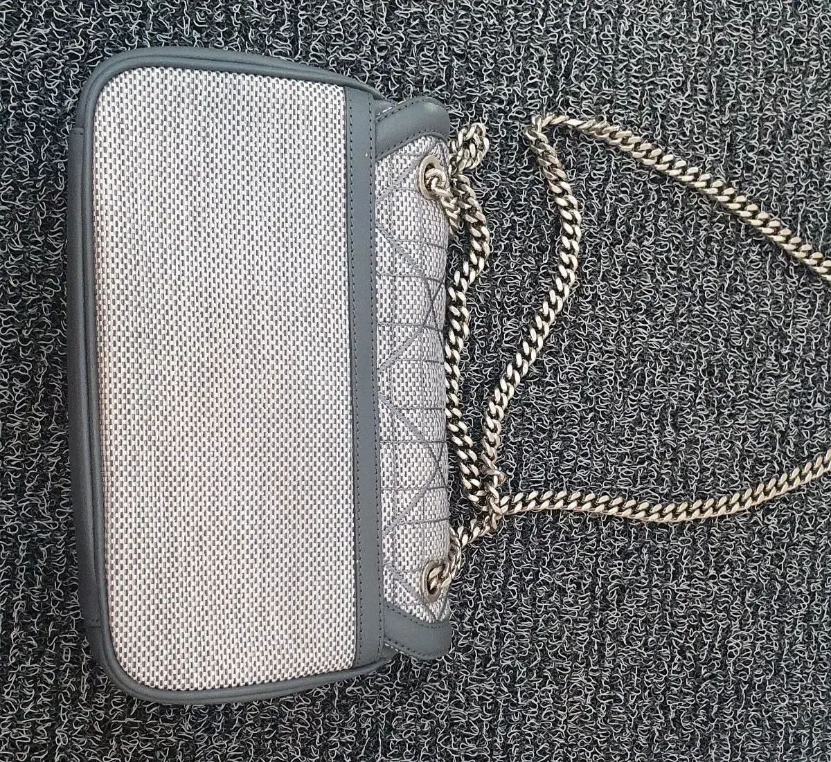 チェーンバッグ