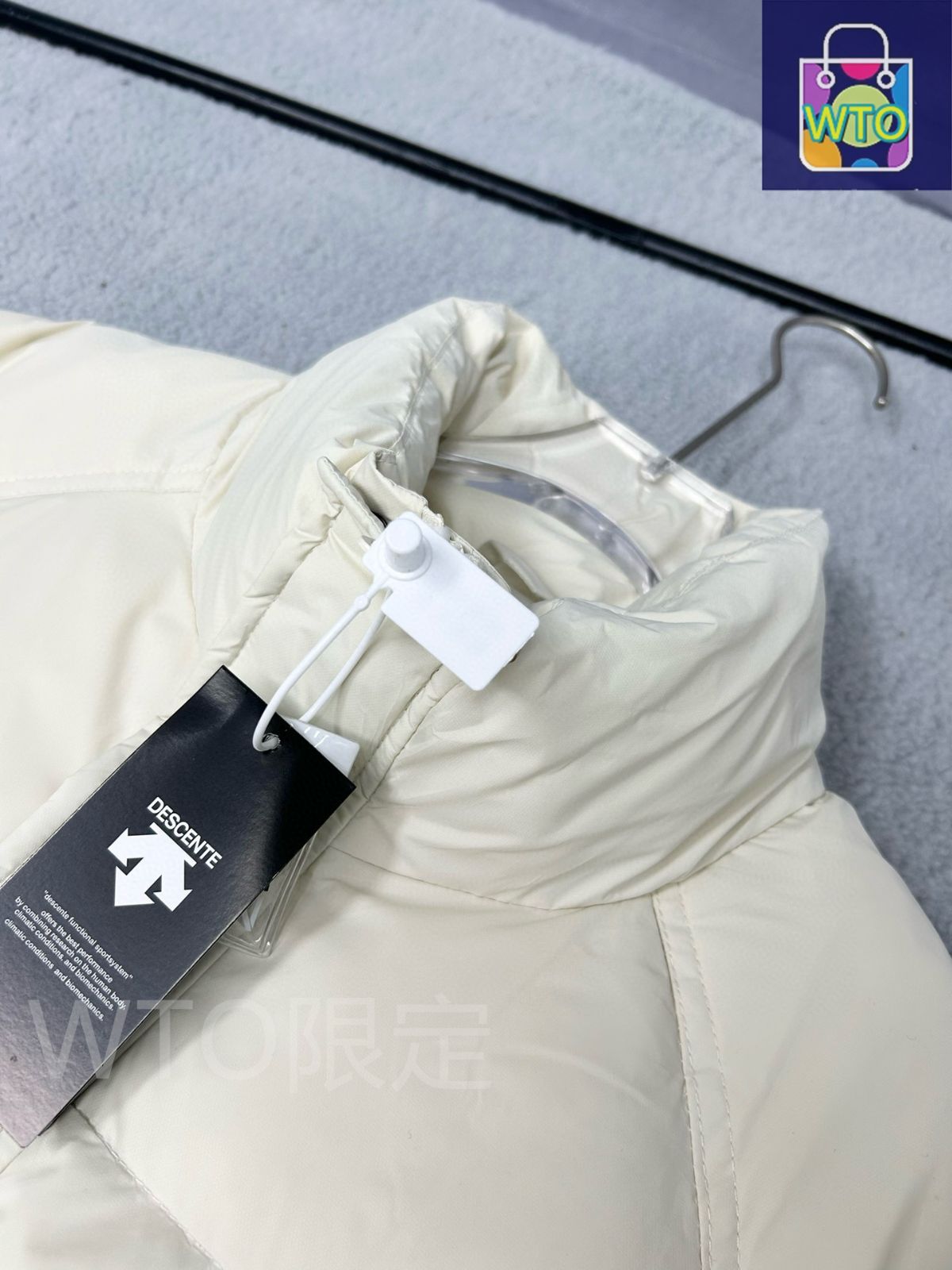 保温システム機能付きダウンジャケット