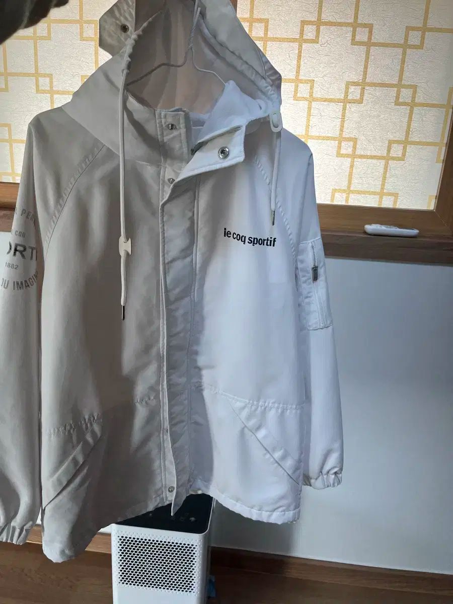 ルコックスポルティフ 白 ウィンドブレーカー
