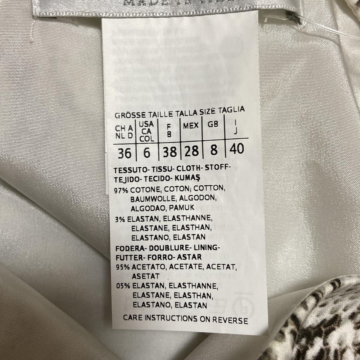 - 白×ダークブラウン