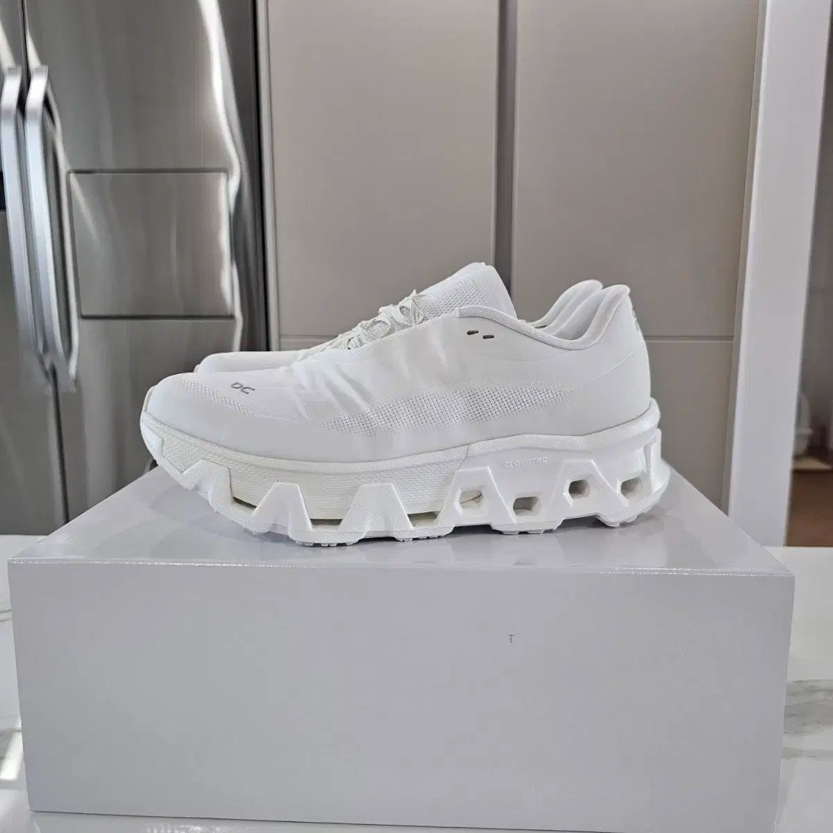 単ランニング x パフ クラウド 白 9 5