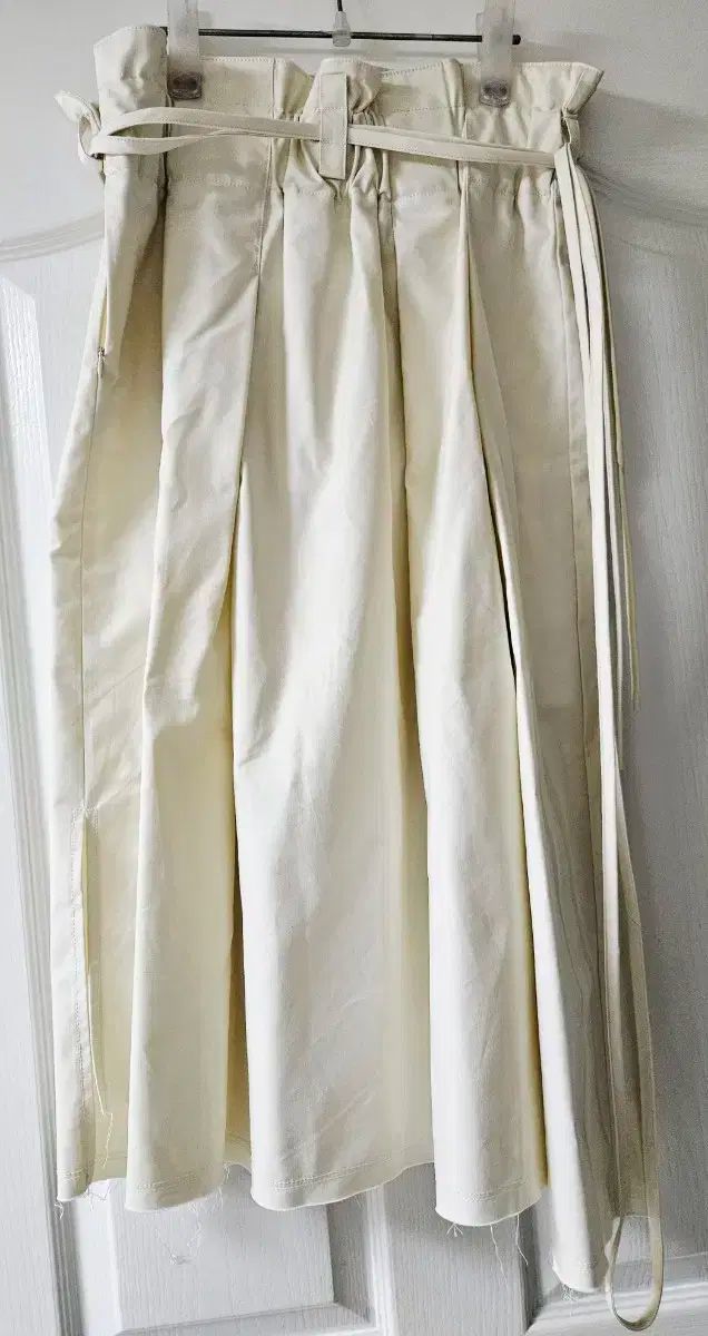 THE ILMA ロングプリーツスカート アイボリー s