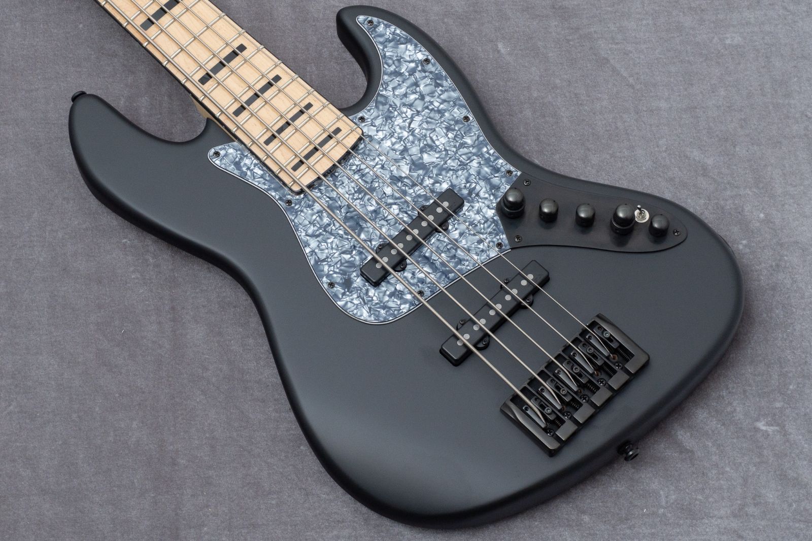 Swing Guitars Jazz Deluxe 5 Matte Black 4.6 kg GIB兵庫