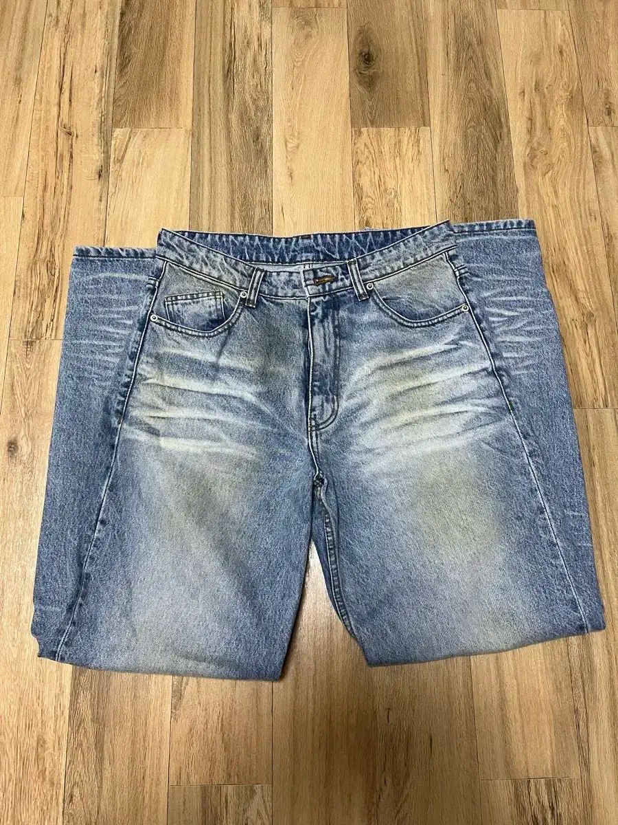 クアー ザスティ エンボス デニム S