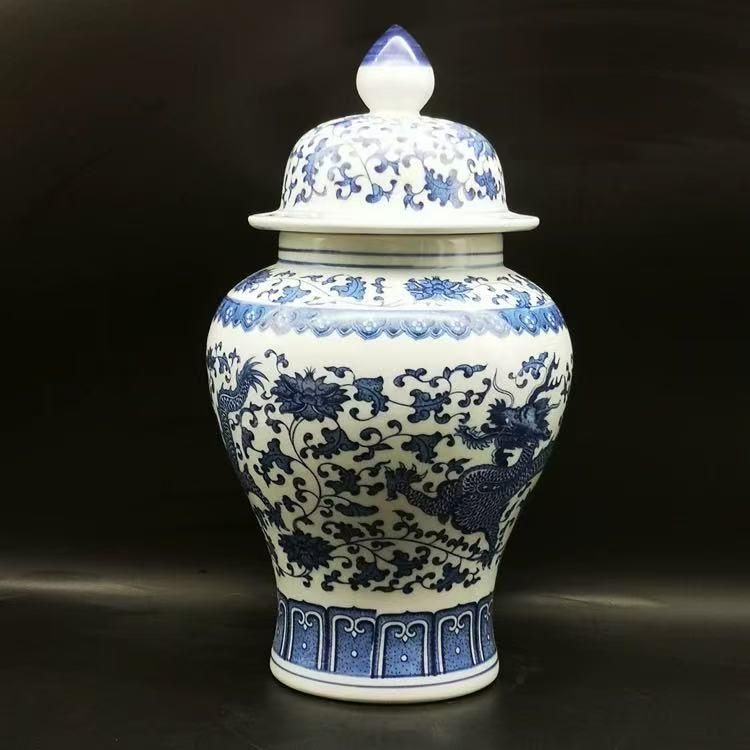 清康熙黄地竜紋纏枝将軍缶瓶 景徳鎮 陶磁器 装飾品 現代工芸品 美術品 置物 清乾隆青花纏枝竜紋将軍缶 景徳鎮 陶磁器 装飾品 現代工芸品 美術品