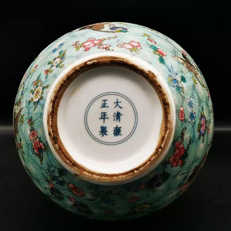 雍正藍地粉彩百鶴図夜光天球瓶 景徳鎮 陶磁器 装飾品 現代工芸品 美術品 置物 雍正藍地粉彩百鶴図夜光天球瓶 景徳鎮 陶磁器 装飾品 現代工芸品 美術