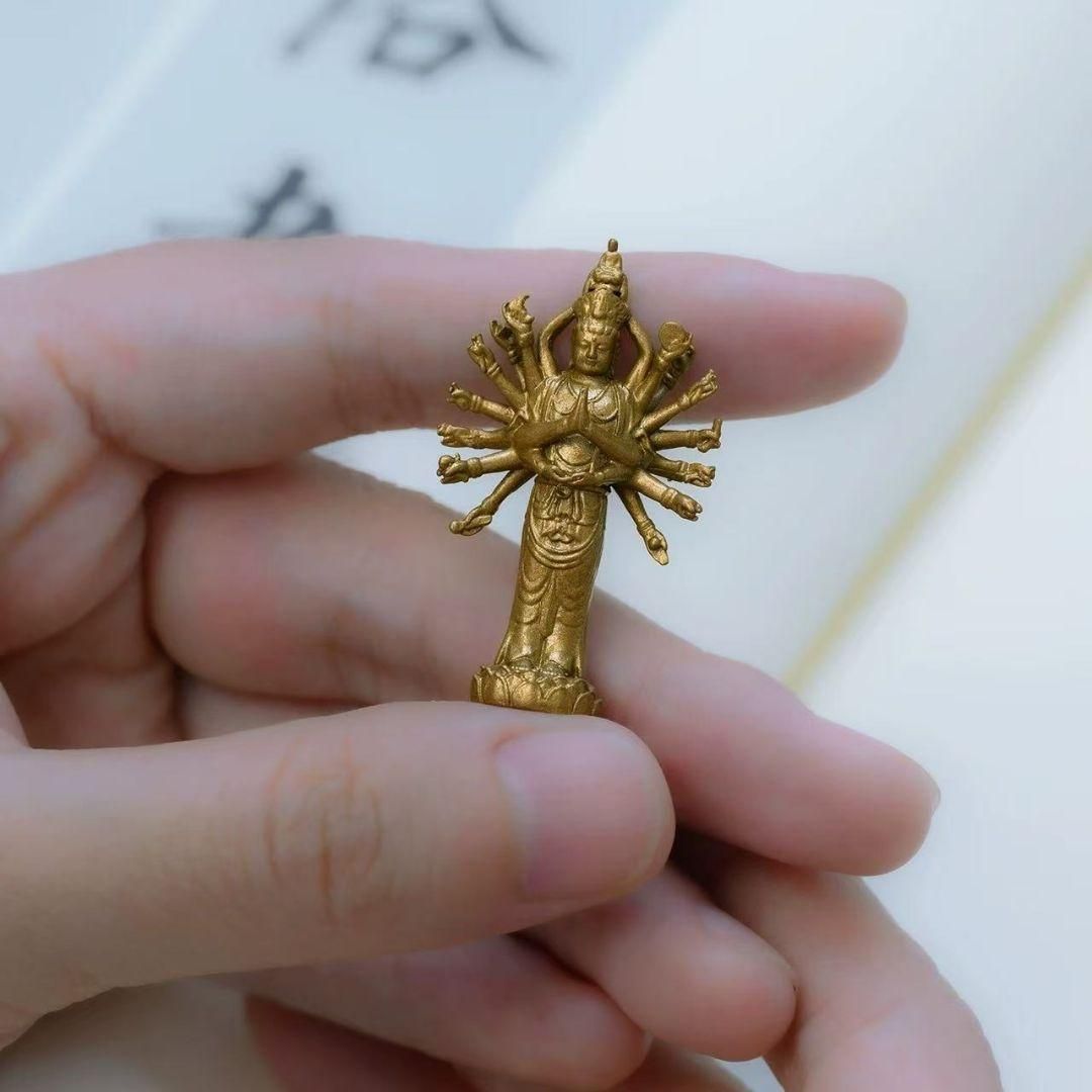 仏教美術 仏像 千手観世音像 小仏像 銅製 銅器 - メルカリ