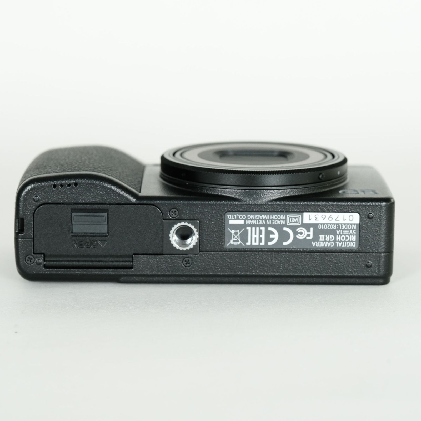 【美品】 価格相談 RICOH GR Ⅲ ショット数754枚 美品】 価格相談 RICOH GR Ⅲ ショット数754枚