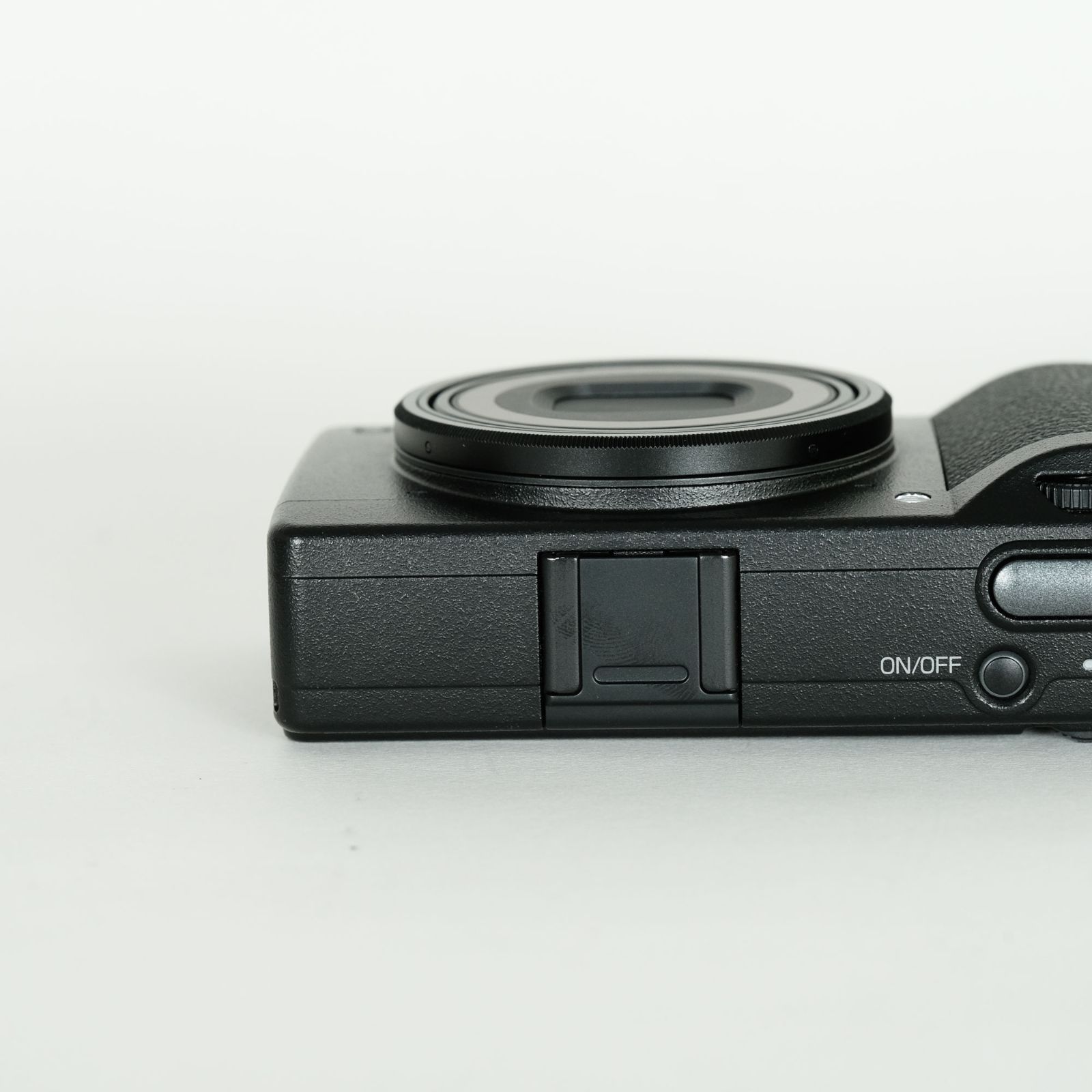 美品 | シャッター数643回] RICOH GR III HDF | コンパクトデジタル