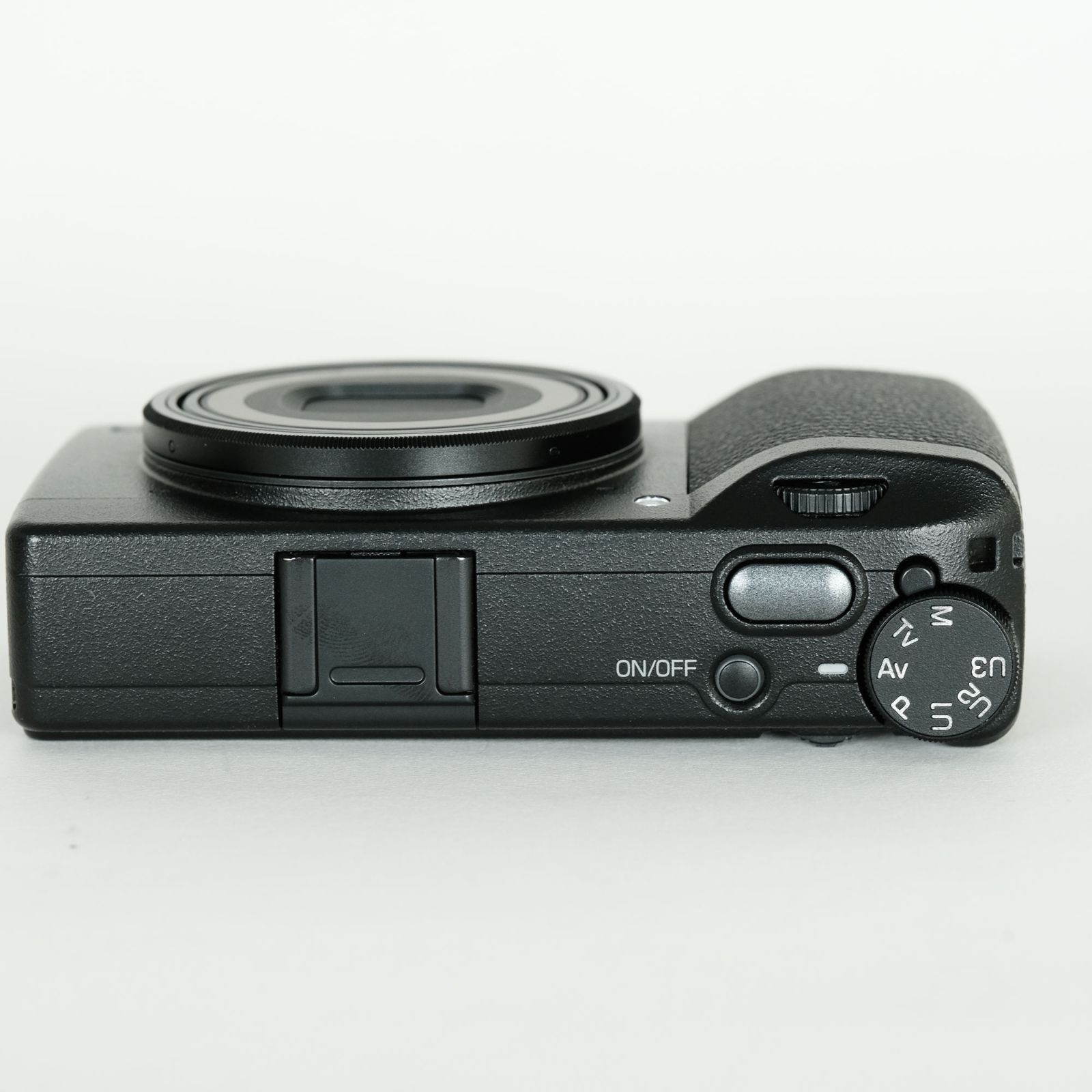 ♫ 美品RICOH GR DIGITAL シャッター1395回 美品 | シャッター数643回] RICOH GR III HDF | コンパクトデジタル