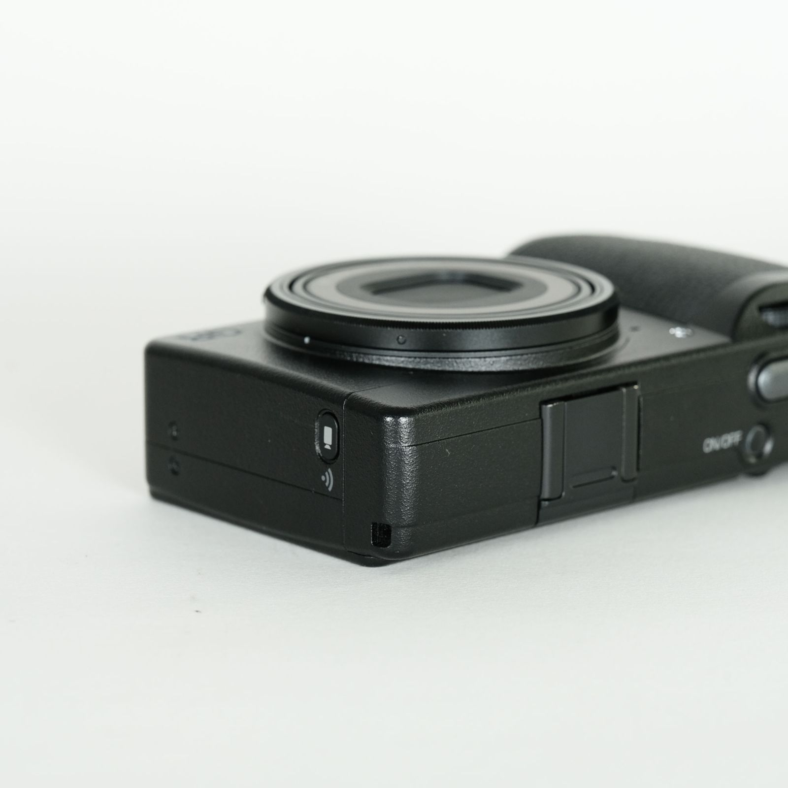 美品 | シャッター数643回] RICOH GR III HDF | コンパクトデジタル