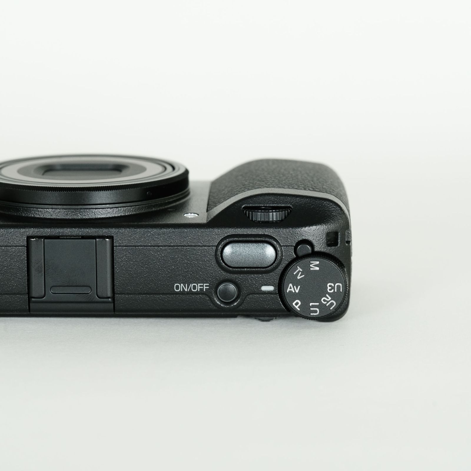 RICOH GR DIGITALⅢ（ショット数585回） RICOH GR DIGITALⅢ（ショット数585回）