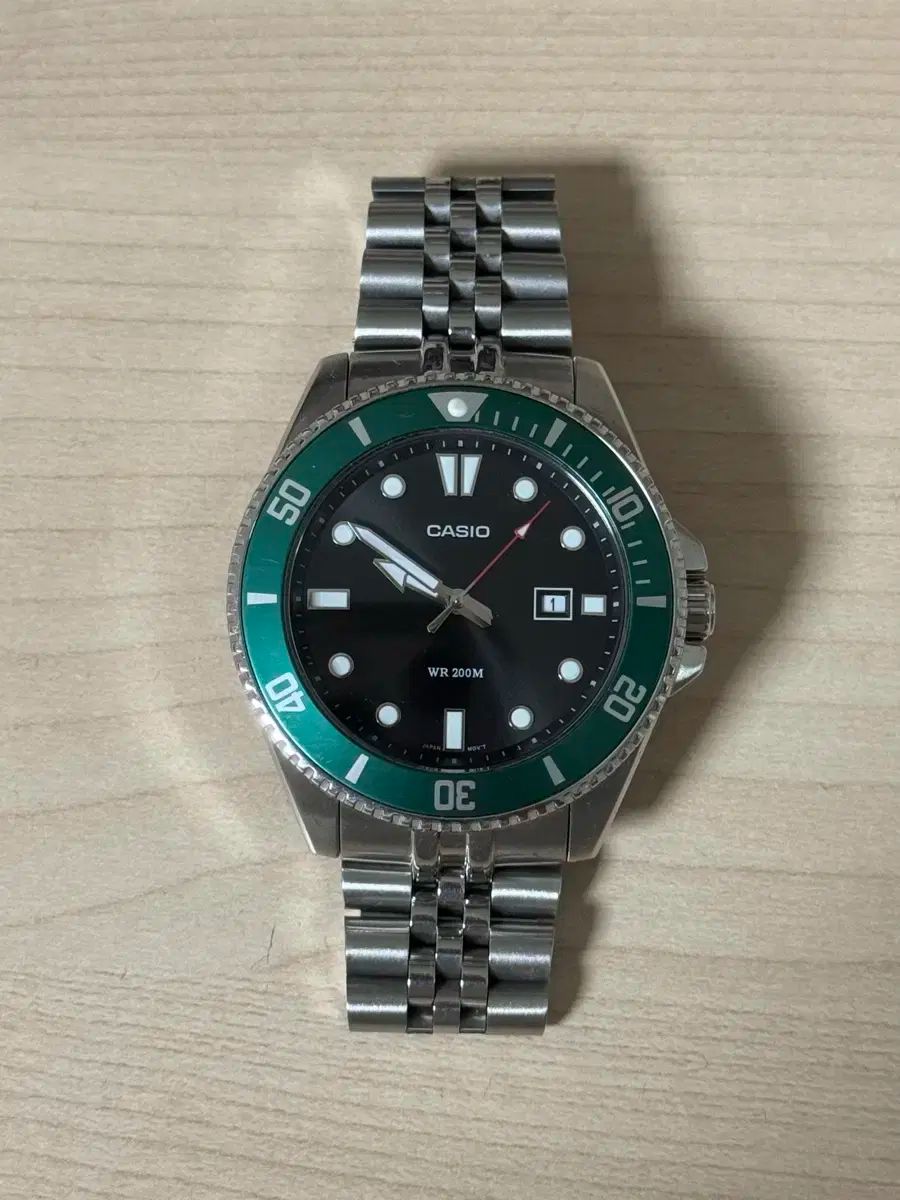  CASIO 新 黒カジキ mdv 106 金属ベルト 時計