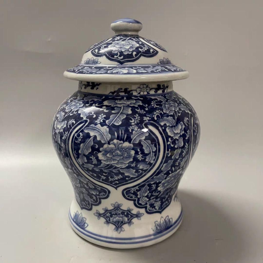 清末期青花磁器将軍壺 景徳鎮 陶磁器 装飾品 現代工芸品 美術品 置物