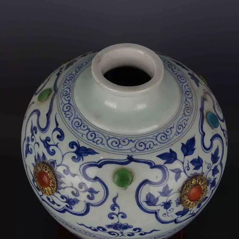 元青花雲竜紋梅瓶 賞物観賞瓶 現代工芸品 陶磁器 装飾品 花瓶 花器 元青花雲竜紋梅瓶 賞物観賞瓶 現代工芸品 陶磁器 装飾品 花瓶 花器