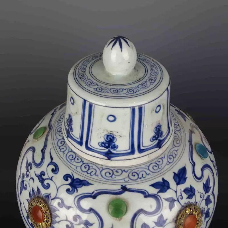 元青花雲竜紋梅瓶 賞物観賞瓶 現代工芸品 陶磁器 装飾品 花瓶 花器 元青花雲竜紋梅瓶 賞物観賞瓶 現代工芸品 陶磁器 装飾品 花瓶 花器