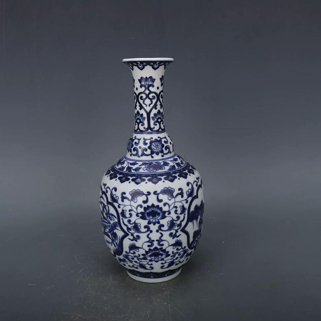 青花松鶴図賞瓶 工芸品 陶磁器 装飾品 花瓶 花器 - メルカリ