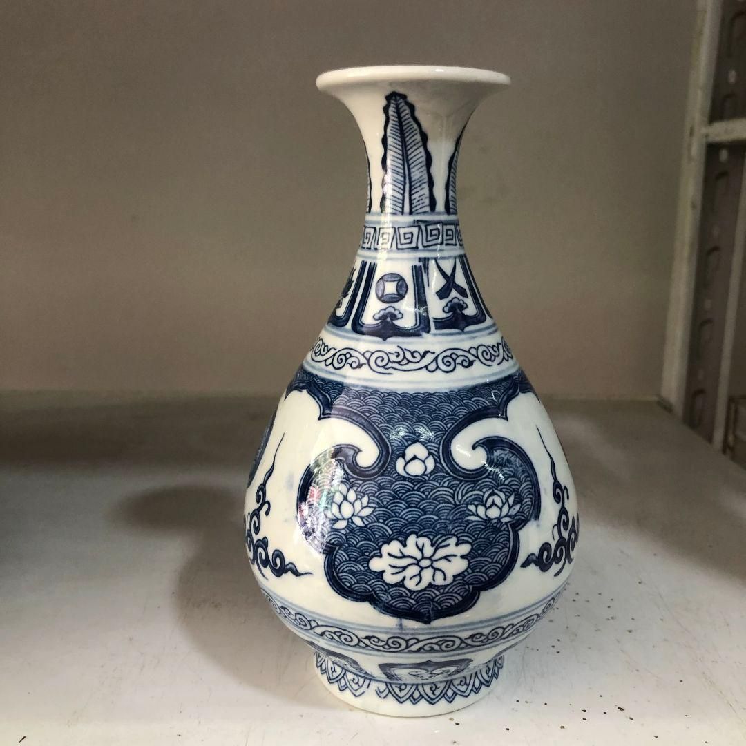 竜文両耳玉壺春瓶 装飾品 収集品 美品 景徳鎮 陶磁器 工芸品 美術品 置物 元 青花蓮模様 玉壺春瓶 景徳鎮 陶磁器 装飾品 現代工芸品 美術品 置物