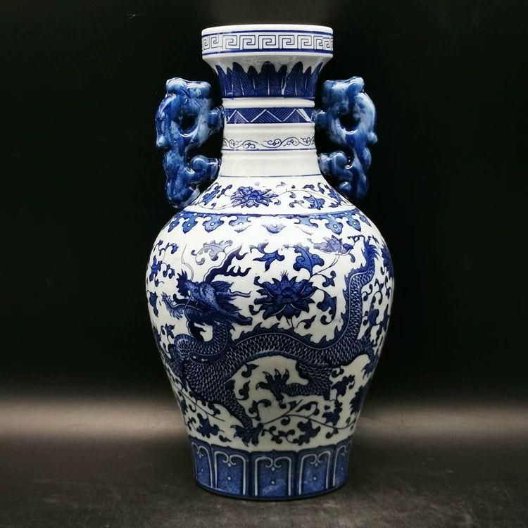 大清乾隆青花龍着花瓶 景徳鎮 陶磁器 装飾品 現代工芸品 美術品 置物 大清乾隆青花龍着花瓶 景徳鎮 陶磁器 装飾品 現代工芸品 美術品 置物