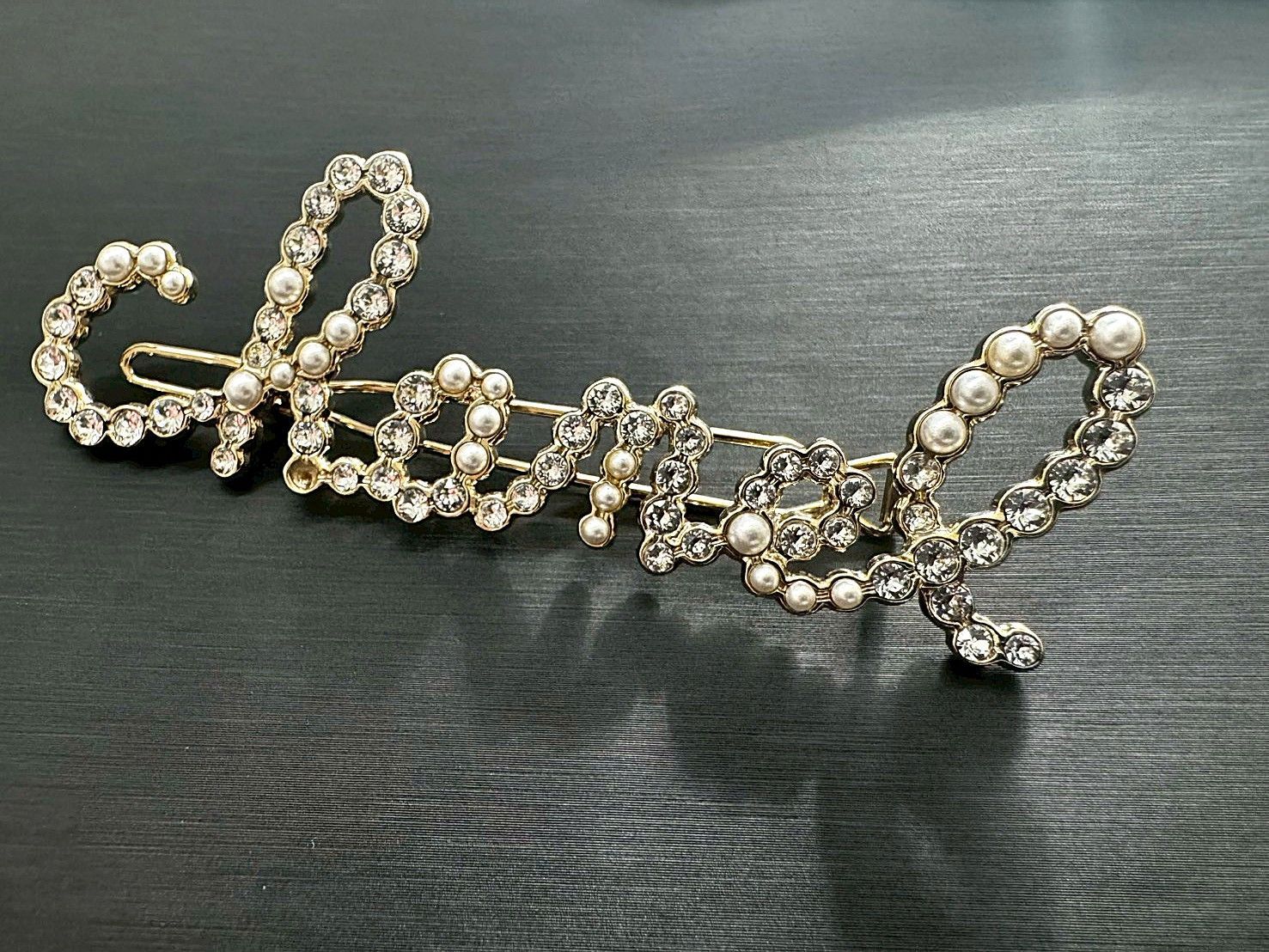 CHANEL シャネル ロゴ B20V ヘアクリップ バレッタ GP×ラインストーン×フェイクパール ゴールド