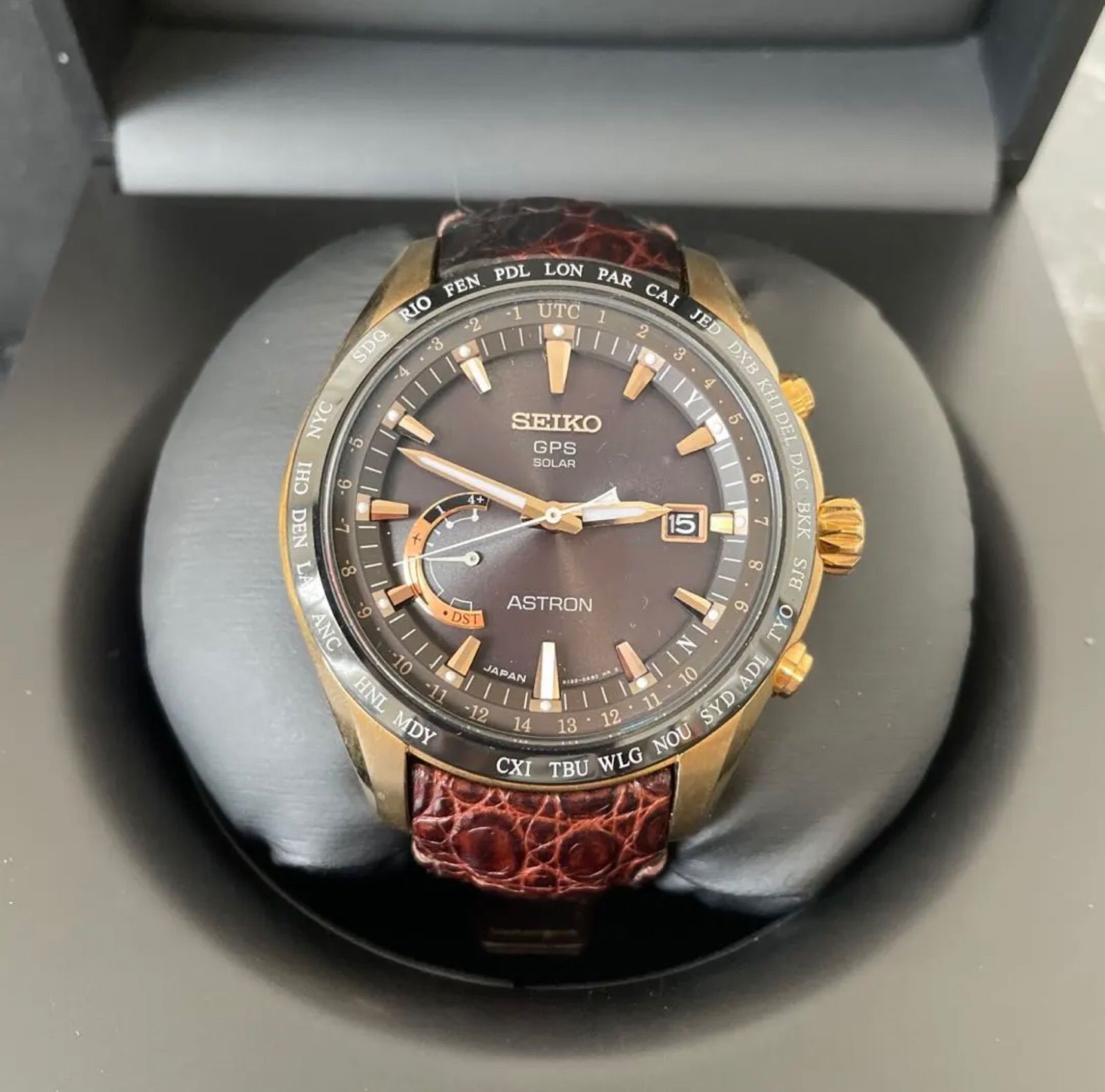 セイコー アストロン ソーラー 電波時計 SBXB096 セラミック チタン GP 黒文字盤 革ベルト