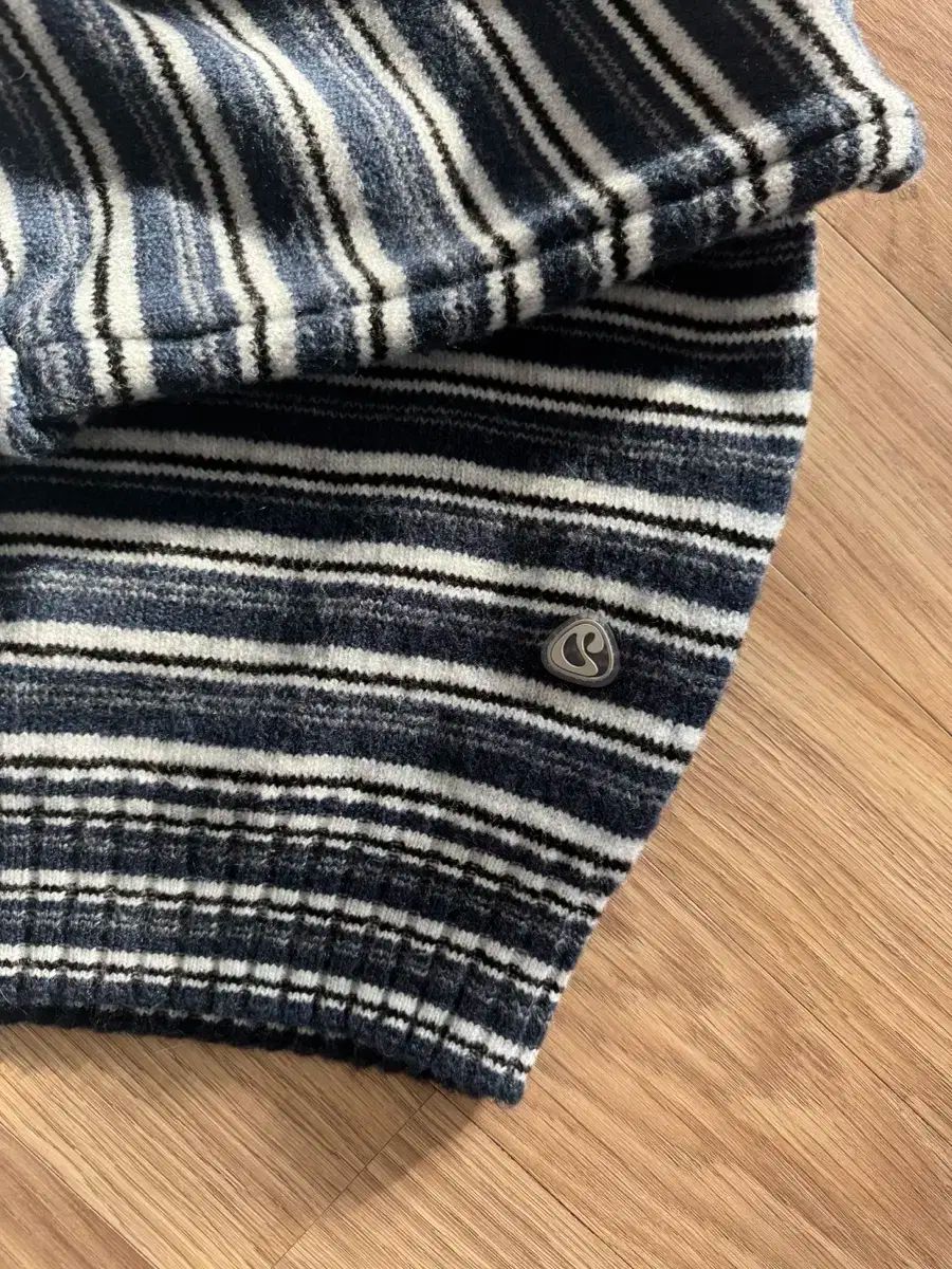 イッセイミヤケ ストライプ ニット ネイビー