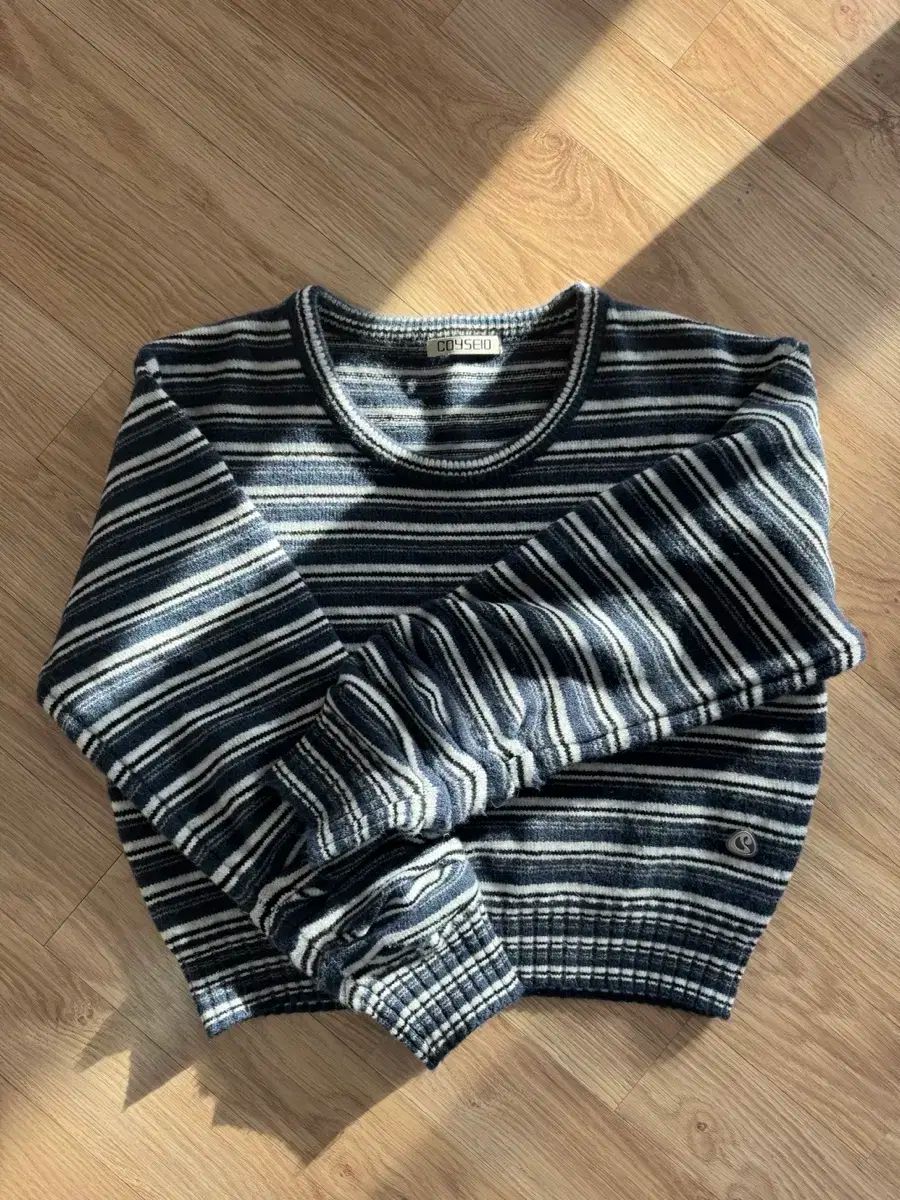 イッセイミヤケ ストライプ ニット ネイビー