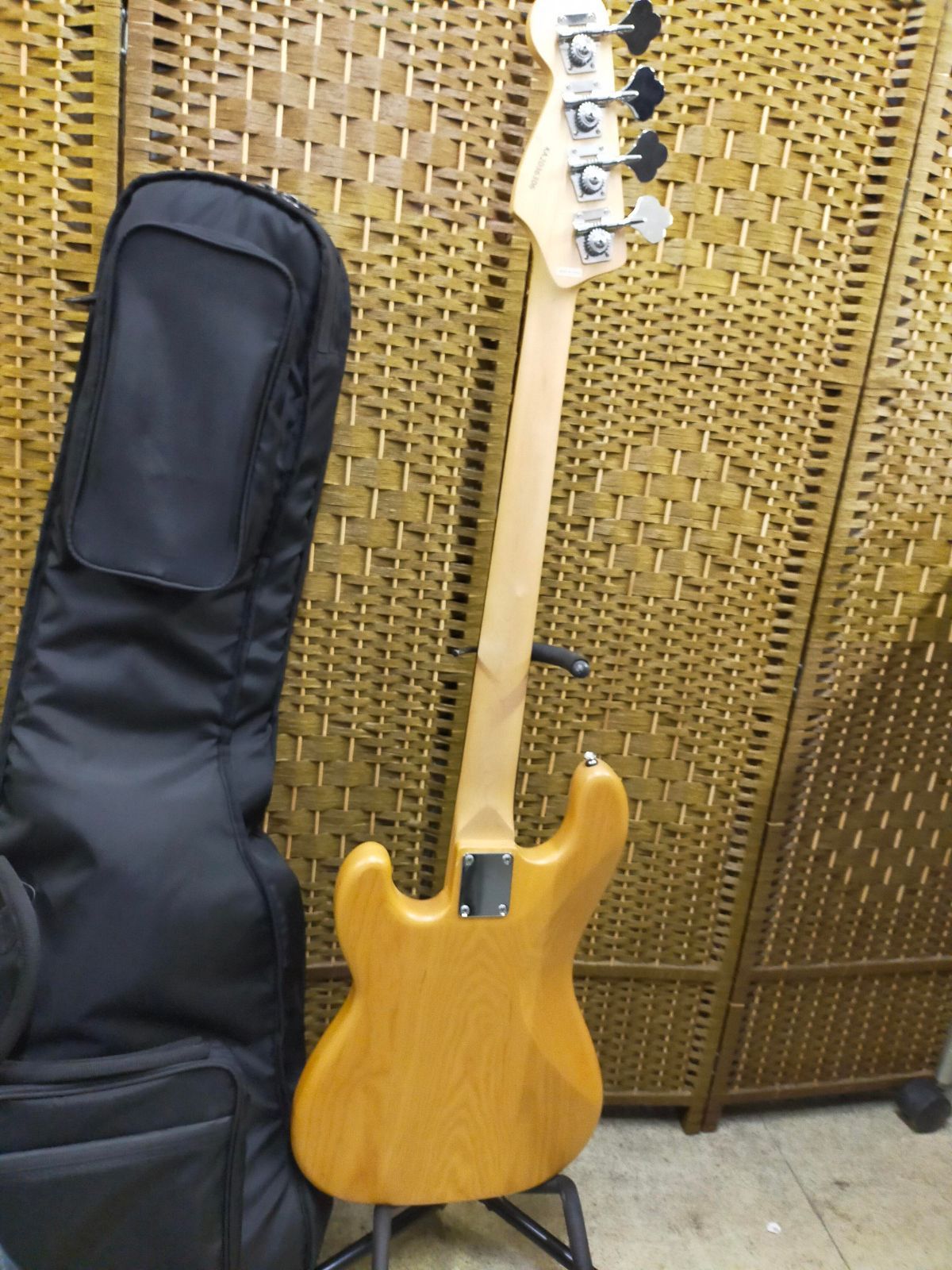 ナチュラル 4弦