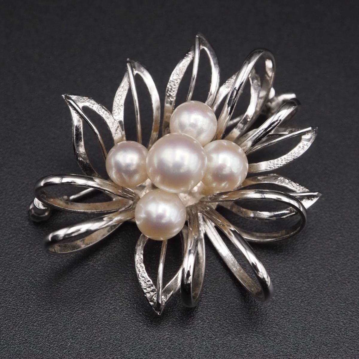 H906 本真珠 5.7-7.1mm5珠 パール SILVER刻印 ブローチ フラワー デザイン シルバー コサージュ 6月誕生石