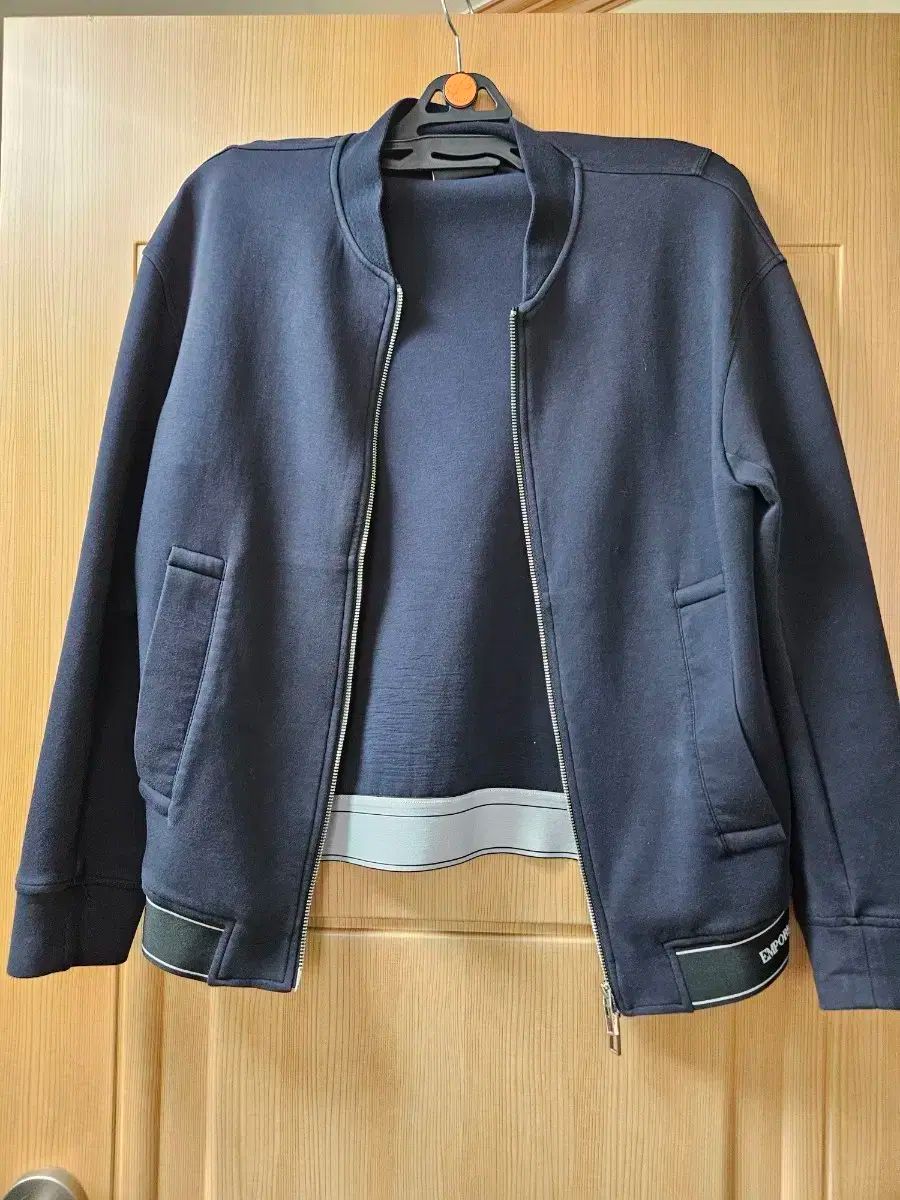 エンポリオアルマーニ ネイビー ブルゾン