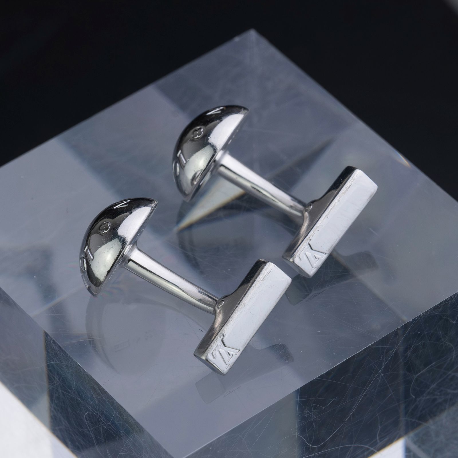 ルイ・ヴィトン LOUIS VUITTON ブトン・ドゥ・マンシェット M30986