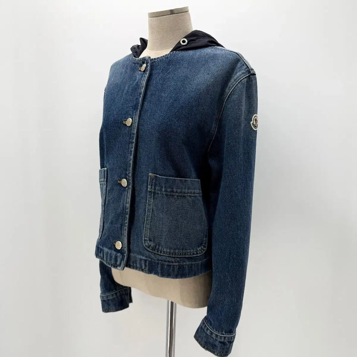 百貨店購入 MONCLER(モンクレール) モンクレール ラムプー 羊革 デニム