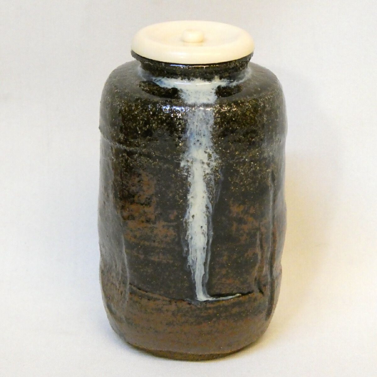 而妙斎宗匠御書付】須恵窯 徳沢守俊作 銘「松風」 朝鮮唐津 茶入 表