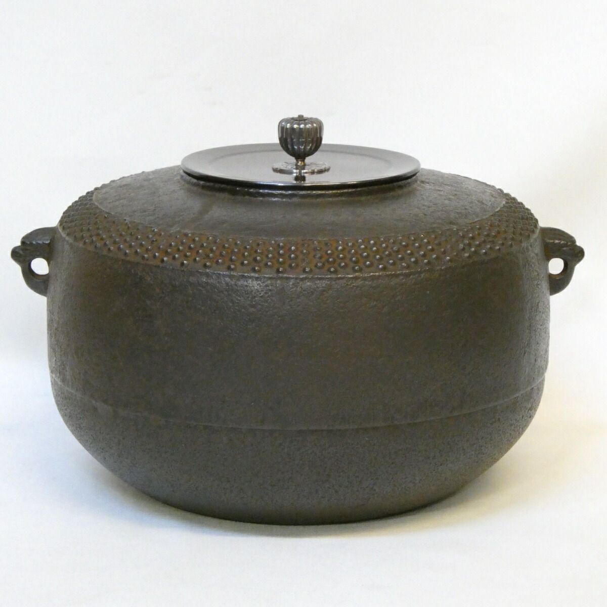 南鐐摘み蓋添】十二代 和田美之助作 肩霰釜 炉釜 大角豆鐶添え 茶道具