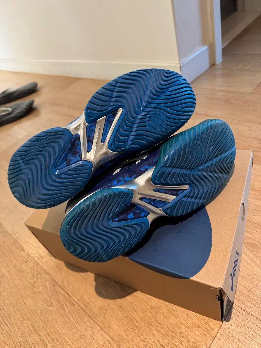 ジョコビッチ テニスシューズ