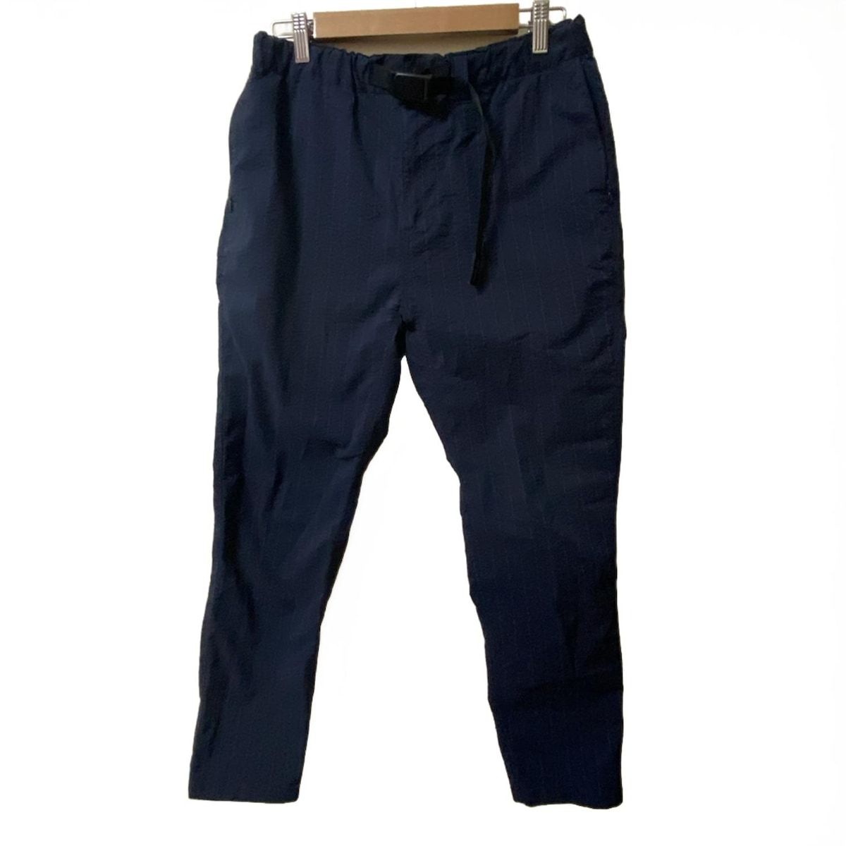 WILD THINGS ワイルドシングス パンツ サイズM メンズ - ネイビー×ライトグレー フルレングス ストライプ NANO UNIVERSE