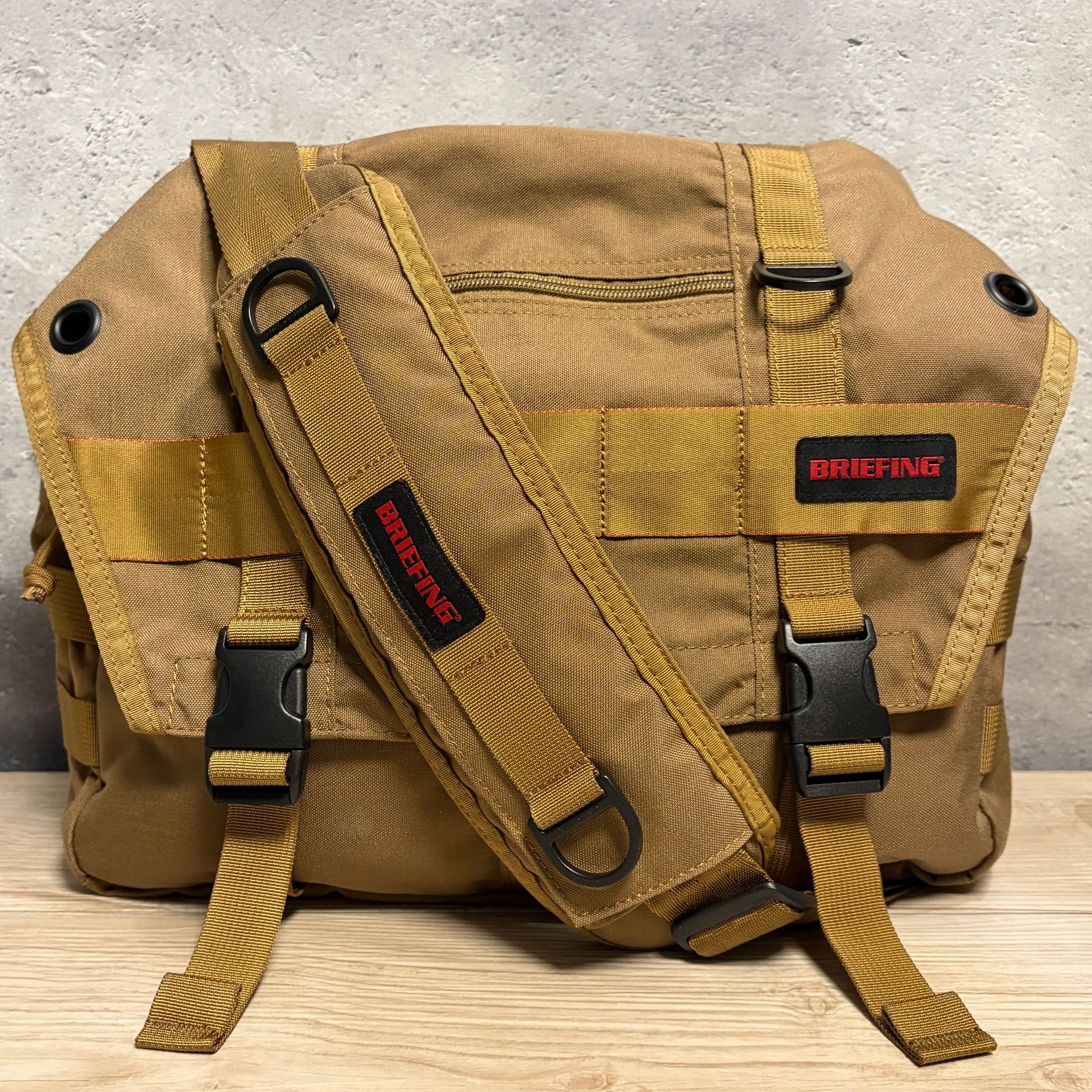 BRIEFING AT-LANCE ブリーフィング コヨーテ レアカラー ✨BRIEFING AT-LANCE コヨーテ レアカラー 美品✨ ゴールドカーキ系