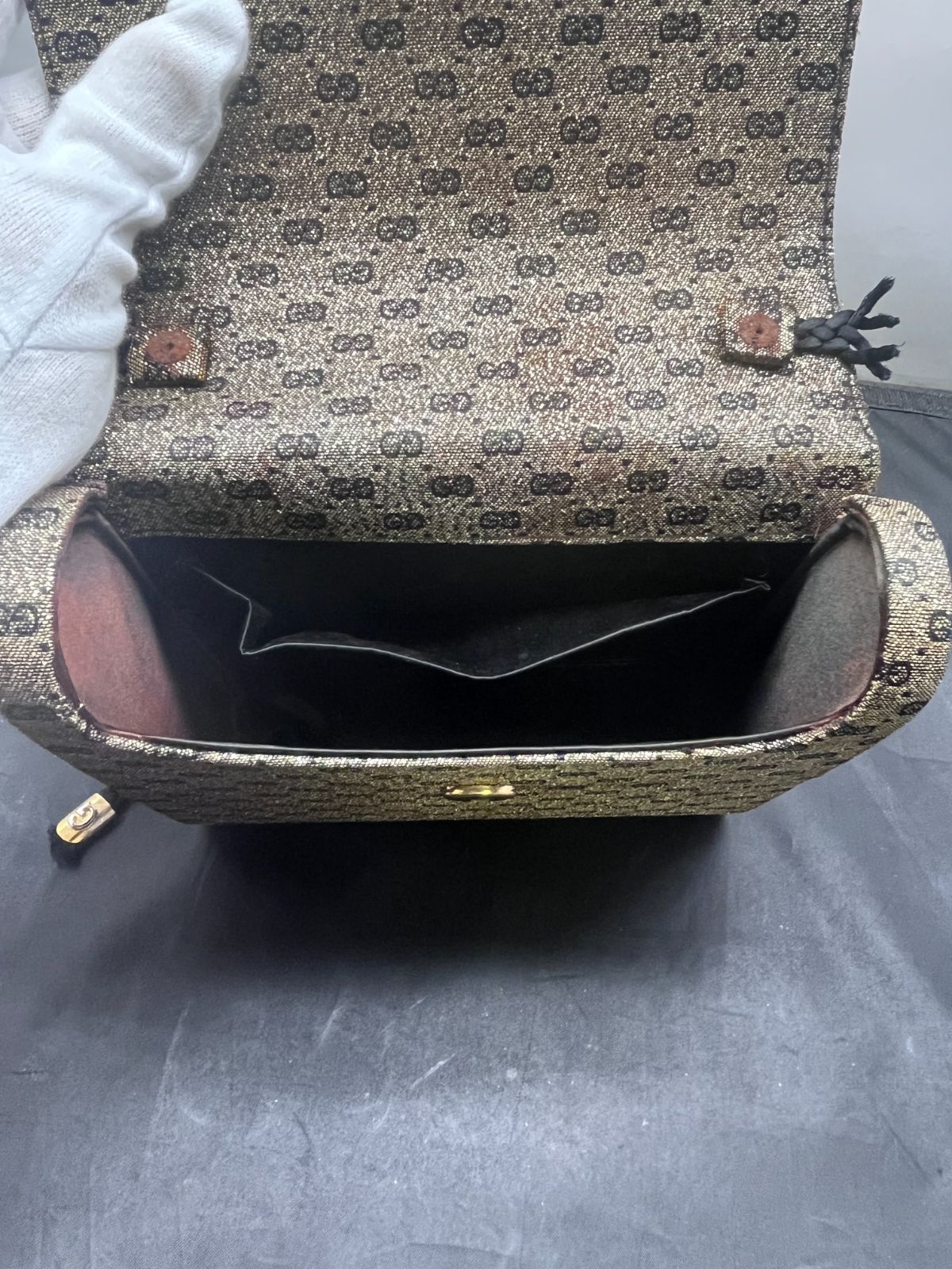 クラッチバッグ