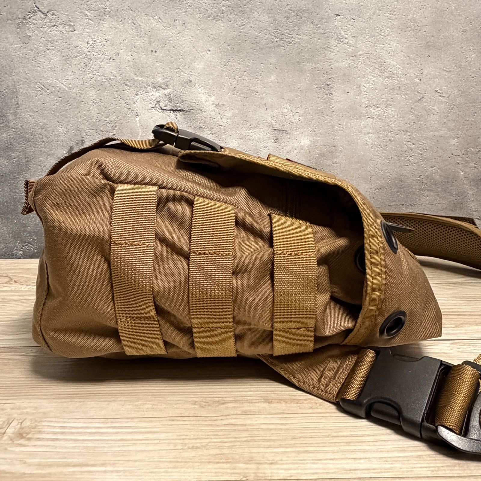 BRIEFING AT-LANCE ブリーフィング コヨーテ レアカラー 楽天市場】BRIEFING ブリーフィング AT-LANCE ショルダーバッグ＊送料