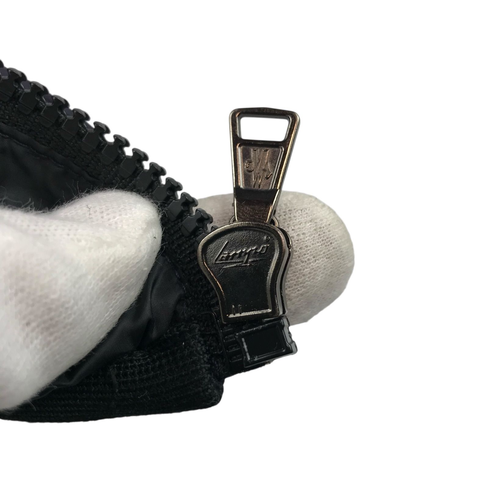  MONCLER モンクレール SERGE ボーイズ ブランドアイコンワッペン フード付き ナイロン フルジップ ダウンジャケット 10 A 140㎝ チルドレン キッズダウンジャケット 秋冬物 カジュアル ブランド アウター ダウンコート 中綿コート コート