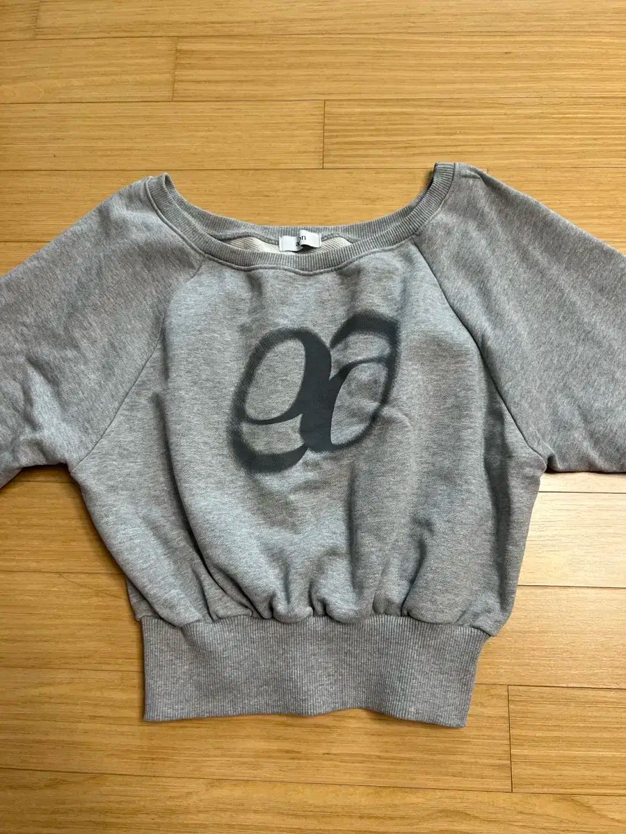 マンディ スウェットシャツ