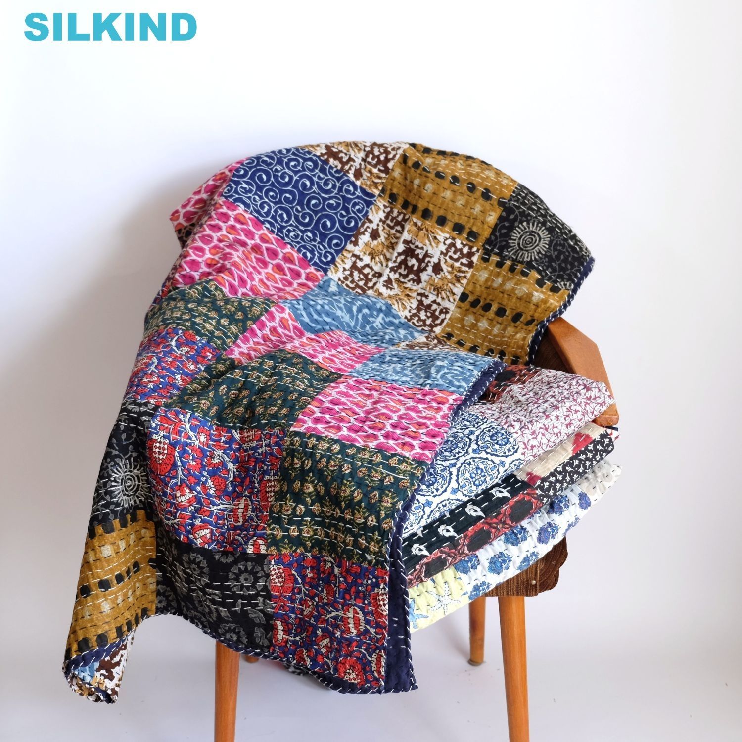 【新品】インド　古布ザリ刺繍パッチワーク クロス（象） 新品・未使用】インド 古布ザリ刺繍パッチワーク クロス - メルカリ