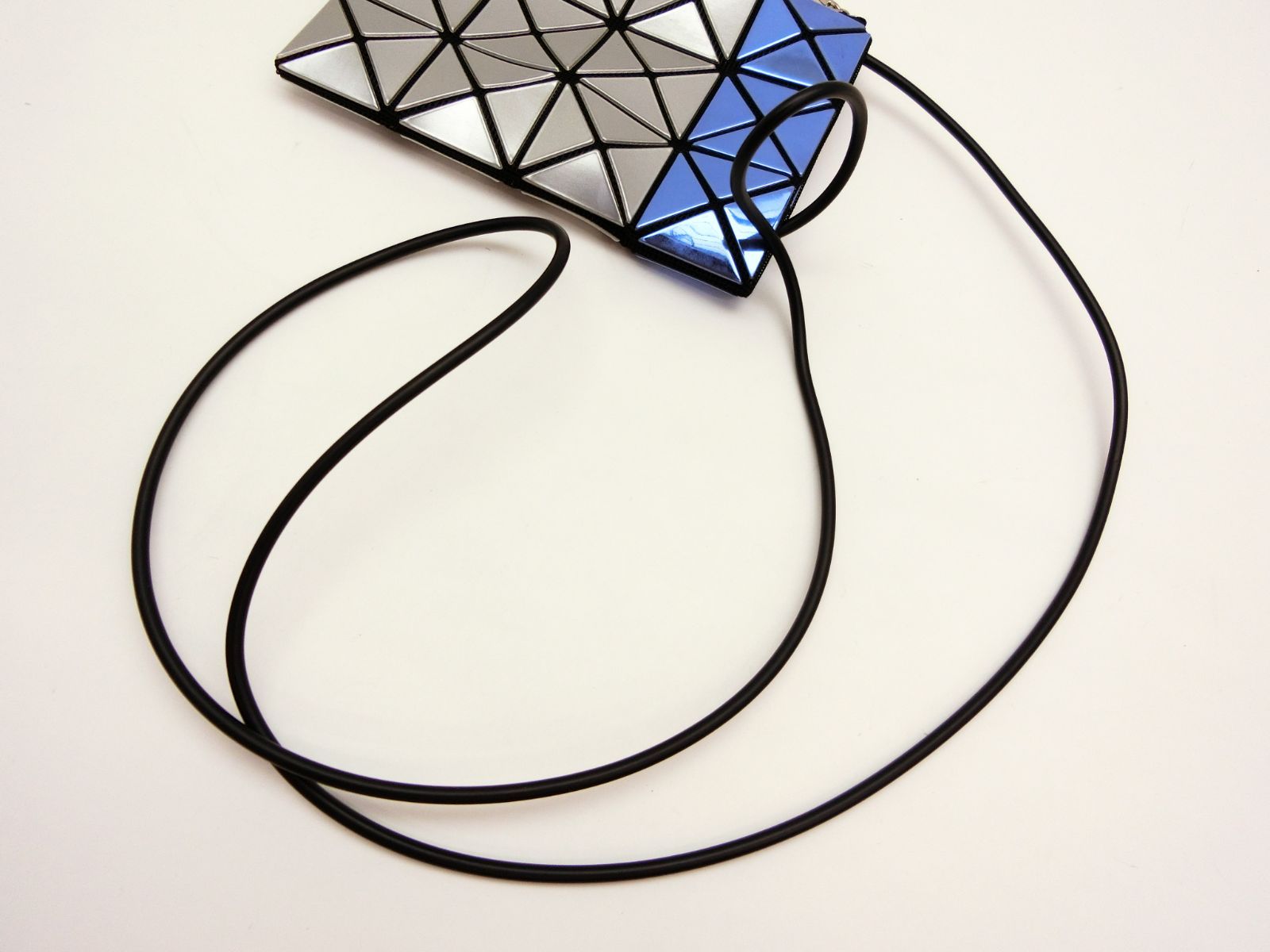 XX4369 イッセイ ミヤケ バオバオ ショルダー ポーチ 良品 - メルカリ