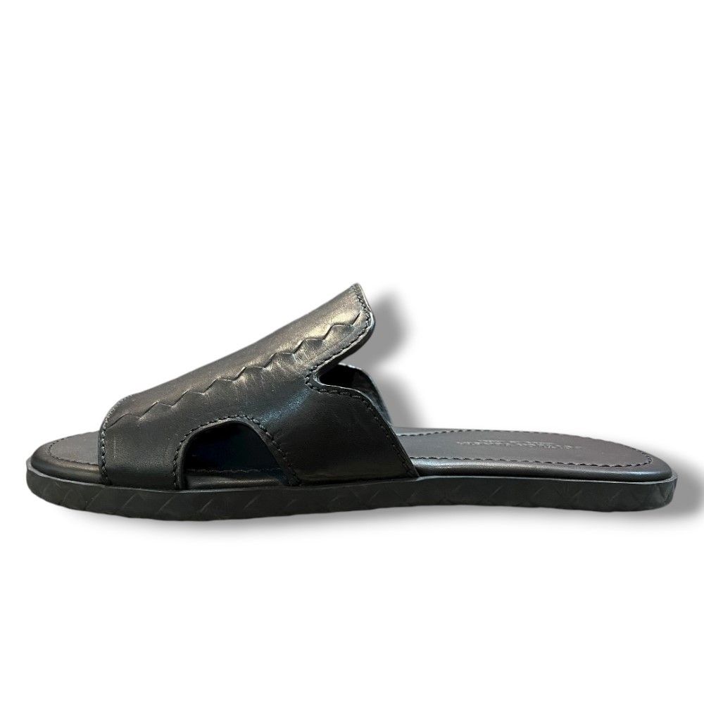 Postmodern。 BOTTEGA VENETA ブラックサンダル BOTTEGA VENETA