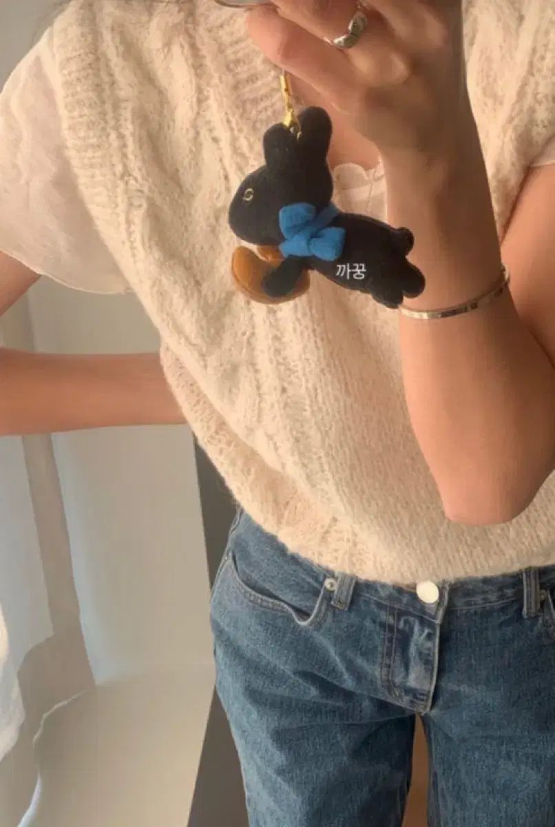 タナット ウール ケーブル ニット ベスト