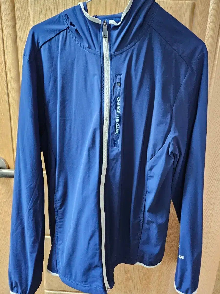 FILA フィラ ブルー ウィンドブレーカー ラッシュガード フードジップアップ