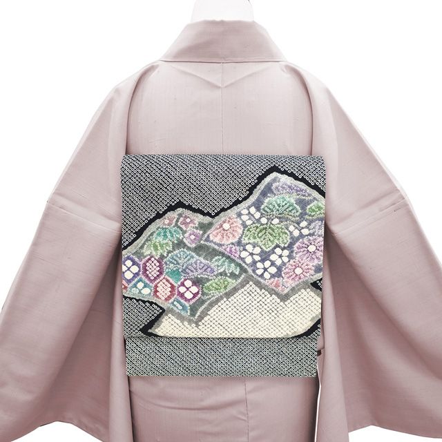 新古品】 名古屋帯 未使用 藤娘きぬたや 絞り 総絞り 正絹 九寸 黒