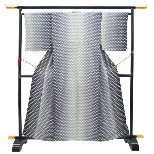 御召 着物 リサイクル 正絹 お召 袷 先染め グレー ぼかし 変わり市松 よそ行き カジュアル 春 秋 冬 ガード加工済み 仕立て上がり 身丈161 裄丈64 5 Ｍサイズ みやがわ sb 16618