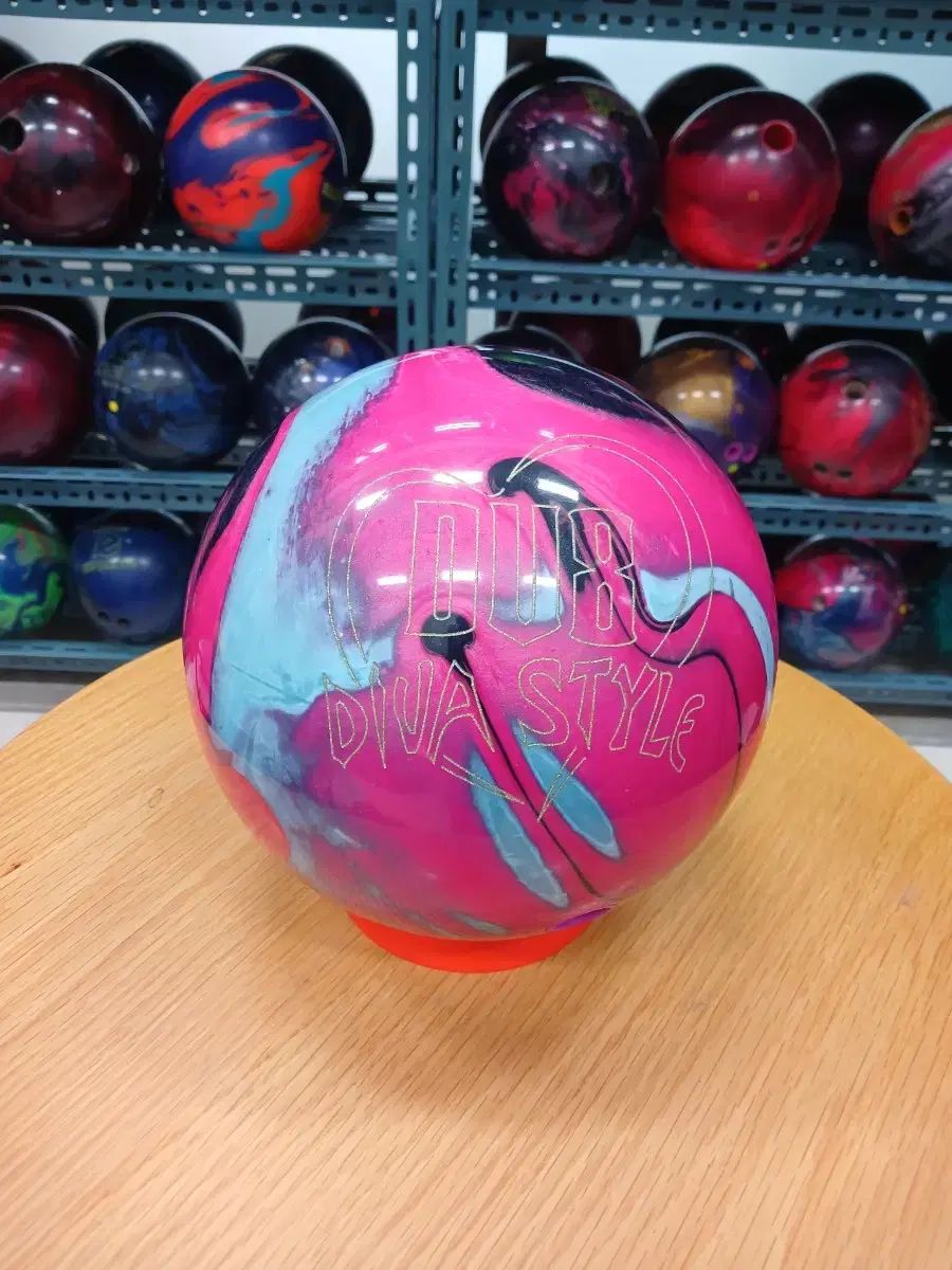 ボーリングボール 復元完 15p ツーフィンガー ディーバ スタイル DV8